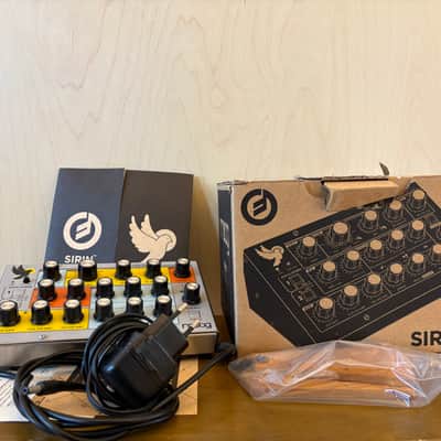 Moog Sirin Analog Synthesizer !