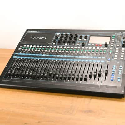 Allen & Heath Qu-24 24-Channel Digital Mixing Console CG01Y71