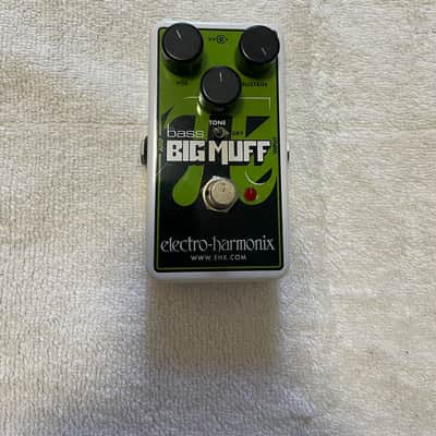 Electro-Harmonix Nano Bass Big Muff Pi Distortion / Sustainer 2014 - Present - Green / Black