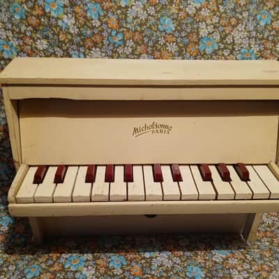 chromatic toy piano 25 keys wooden hammers - sound family : celesta mustel musical saw martenot Wurlitzer michelsonne ...