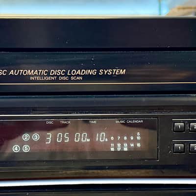 Denon DCM-560 5-Disc CD Player/Changer with ALPHA Processing; Tested SEE VIDEO