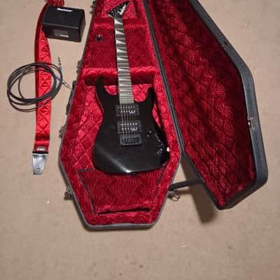 Jackson (2025) JSX1 DK minion / starter set w/Coffin strap & Coffin case & Blackstar amp & 1/4 cord