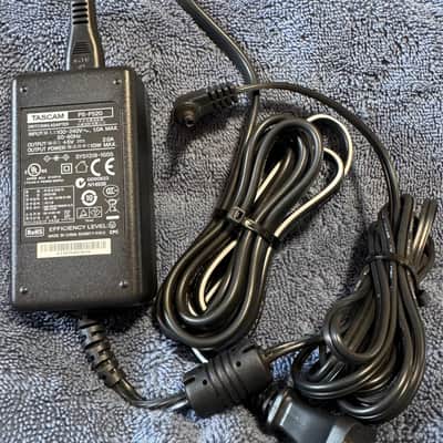 TASCAM PS-P520 Switching Power Adapter - 5V 2A