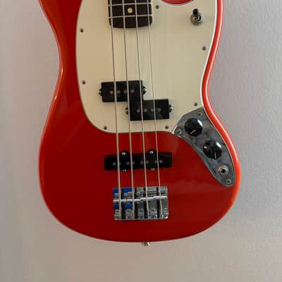 Fender Player II Mustang Bass PJ Coral Red