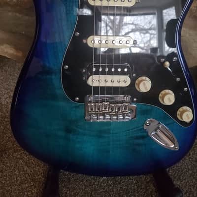 Fender Player II Plus Top HSS Stratocaster 2024 - Present - Blue Burst Flame Maple - Mint Condition