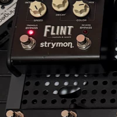 Strymon Flint Reverb and Tremolo V1 2012 - 2022 - Black with White Knobs