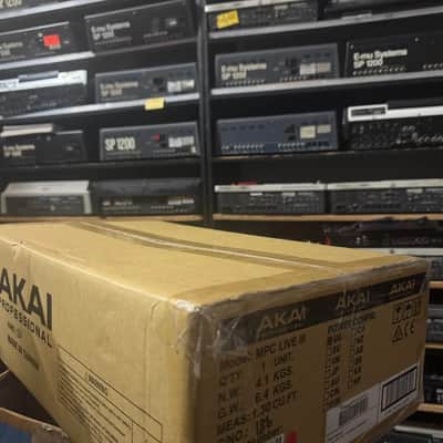 Akai MPC Live lll Standalone Sampler / Sequencer Black , Live 3 , in box //ARMENS//