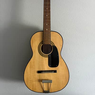 FG11 Parlor Acoustic Guitar 1960s - Natural