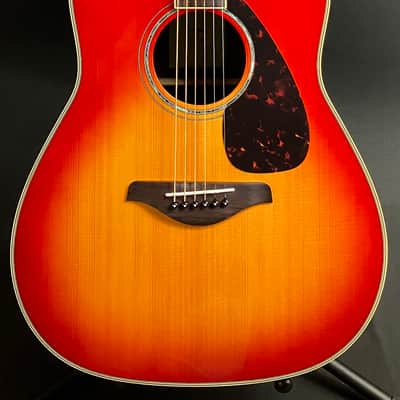 Yamaha FG830 Solid Top Dreadnought Acoustic Guitar Autumn Burst Finish