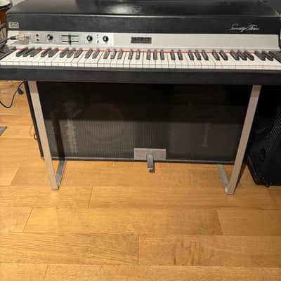 Fender Rhodes Suitcase Piano 73-Key Electric Piano 1969 - 1974 - Black Rounded Top
