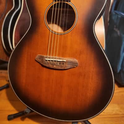 Breedlove Discovery S Concert Bourbon Acoustic - Honey Burst