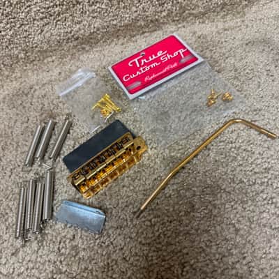 True Custom Shop Gold USA Vintage '57 '62 Tremolo Kit for Fender Strat