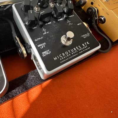 Darkglass Electronics Microtubes B7K V2 Bass Preamp 2018 - Present - Black