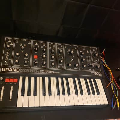 Moog Grandmother Dark 32-Key Semi-Modular Analog Synthesizer 2020 - Present - Black / Black Panel