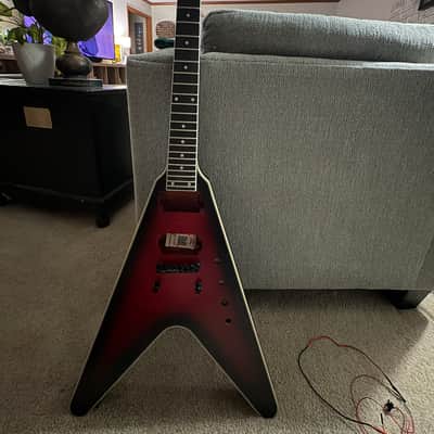 Epiphone Dave Mustaine Signature Flying V Prophecy Aged Dark Red Burst Husk