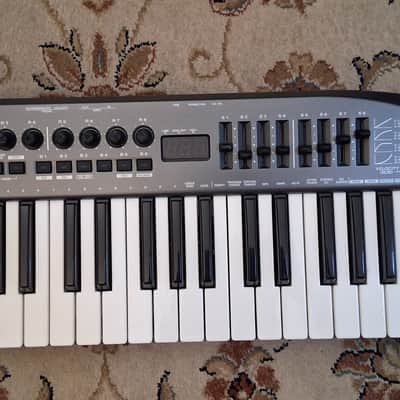 Edirol PCR-M30 32-Key MIDI Controller Keyboard (made by Roland)