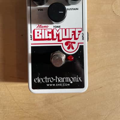 Electro-Harmonix Nano Big Muff Pi Distortion / Sustainer 2013 - Present - White / Black / Red