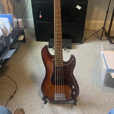 Sire Marcus Miller P5 5-String 2021 - Present - Tobacco Sunburst