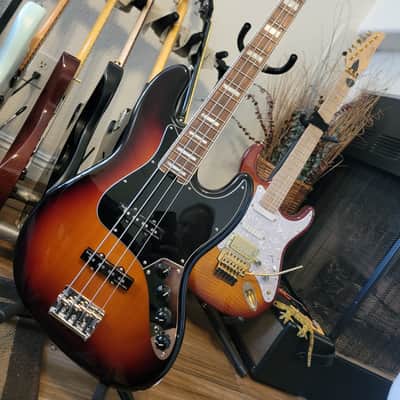 Fender Jazz Elite 2016