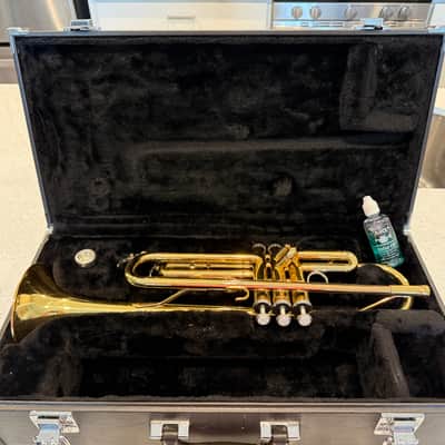 Yamaha YTR-2330 Standard Trumpet 2010s - Lacquered Brass