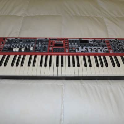 Nord stage4 compact 2026 - red