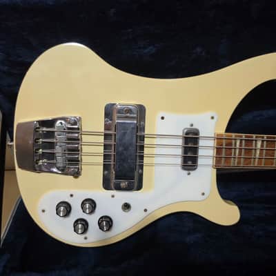 Rickenbacker 4003 - White (aged to cream)