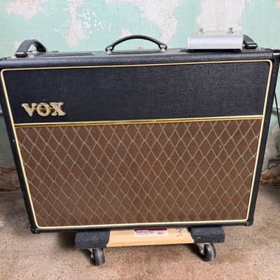 Vox AC30CC2X 2x12" 2-Channel Guitar Combo Amplifier with Alnico Blue Speakers