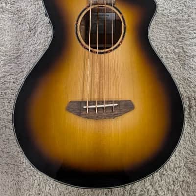 Breedlove Discovery S Concert Edgeburst Acoustic Electric 4-String Bass Guitar