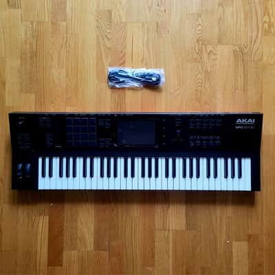 MPC Key 61 AKAI 60 3000 Sample Keyboard Workstation w/OG packaging and extras