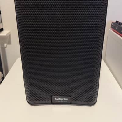 QSC K8.2 2-Way 2000-Watt 8" Powered Speaker