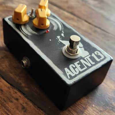 Max Pedals Agent 13 @ 890 Fuzz (Roland BeeBaa Clone) 2020 Canada