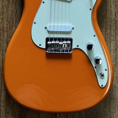 FENDER DUO-SONIC ELECTRIC GUITAR MAPLE FRETBOARD CAPRI ORANGE 2016 (USED)