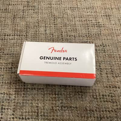 Fender American Vintage Stratocaster Left-Handed 6-Saddle Bridge Tremolo Assembly in Gold