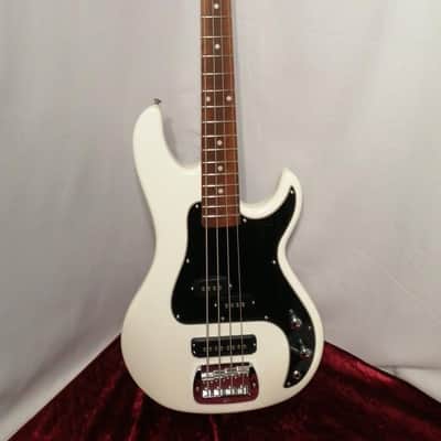 G&L Electric Bass TR SB-2 RW BLF