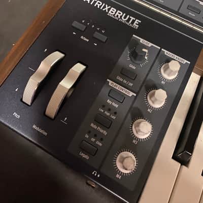 Consignment Arturia Matrix Brute