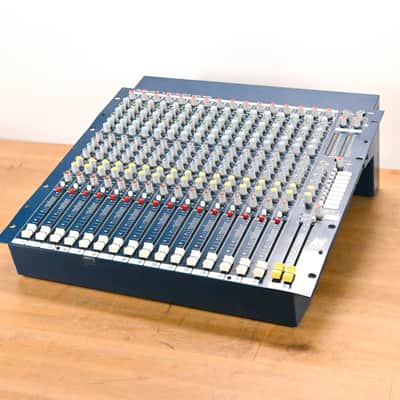 Allen & Heath MixWizard WZ16:2 16-Channel Audio Mixer CG01Z22