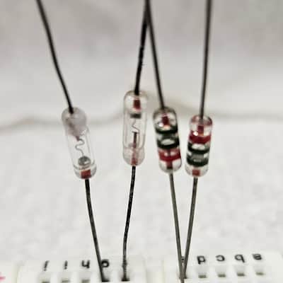 Soviet D9A & D9B Germanium Diodes – Tested Set of 4 for Fuzz Pedal Clipping
