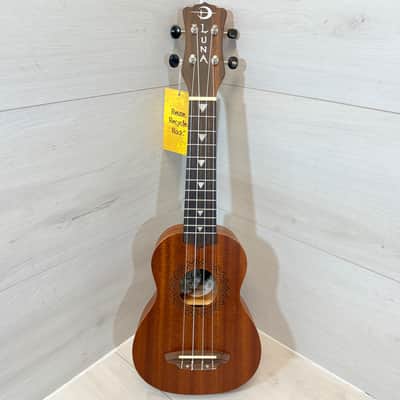 Luna Vintage Mahogany Soprano Ukulele VM Series – Warm Tone, Classic Look, Easy Playability 2017