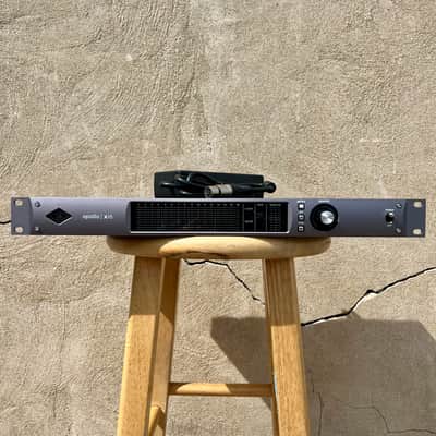 Universal Audio Apollo x16 Thunderbolt 3 Audio Interface