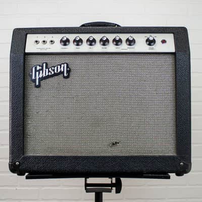 Preowned 1965 Gibson GA-15RVT Explorer 1x12 15w Guitar Amp - Upgraded Speaker