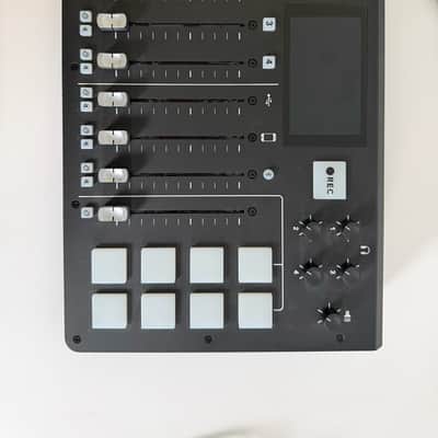 RODE RODECaster Pro Integrated Podcast Production Studio 2018 - Present - Black