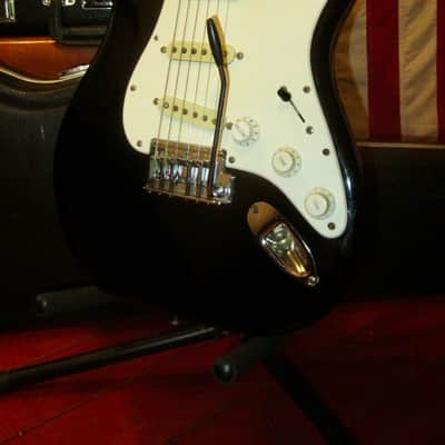 1983 Fender Stratocaster Black
