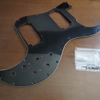 1980 Peavey T-40 Bass Black 3-Ply Pickguard