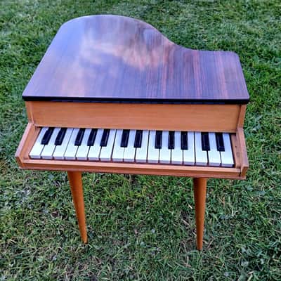 chromatic toy piano OPERA made in France 29 keys - very good condition sound family : celesta mustel musical saw martenot Wurlitzer michelsonne ...