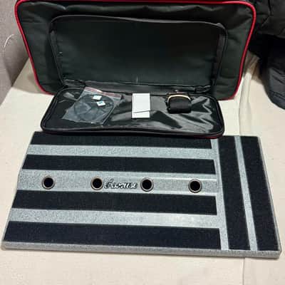 Used Guitar Pedalboard With Case, Velcro Tape, And Hook/loop Fasteners