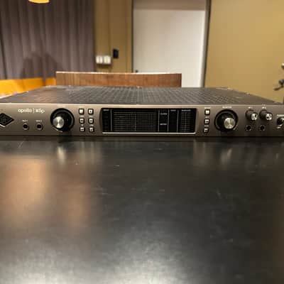 Universal Audio Apollo x8P Thunderbolt 3 Audio Interface 2018 - Present - Black