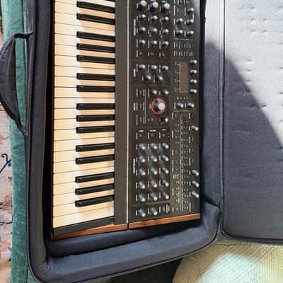 Sequential Pro 3 SE 37-Key 3-Voice Monophonic / Paraphonic Synthesizer 2020 - Present - Black with Wood Sides