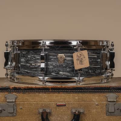 Ludwig Classic Maple in Vintage Black Oyster - 5x14