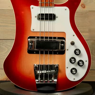 Rickenbacker 4001 with Molded RIC Hardshell Case (USED)