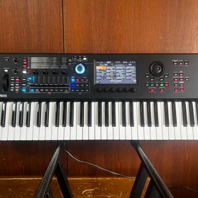 Yamaha MODX M6 61-key Keyboard Synthesizer w/ box